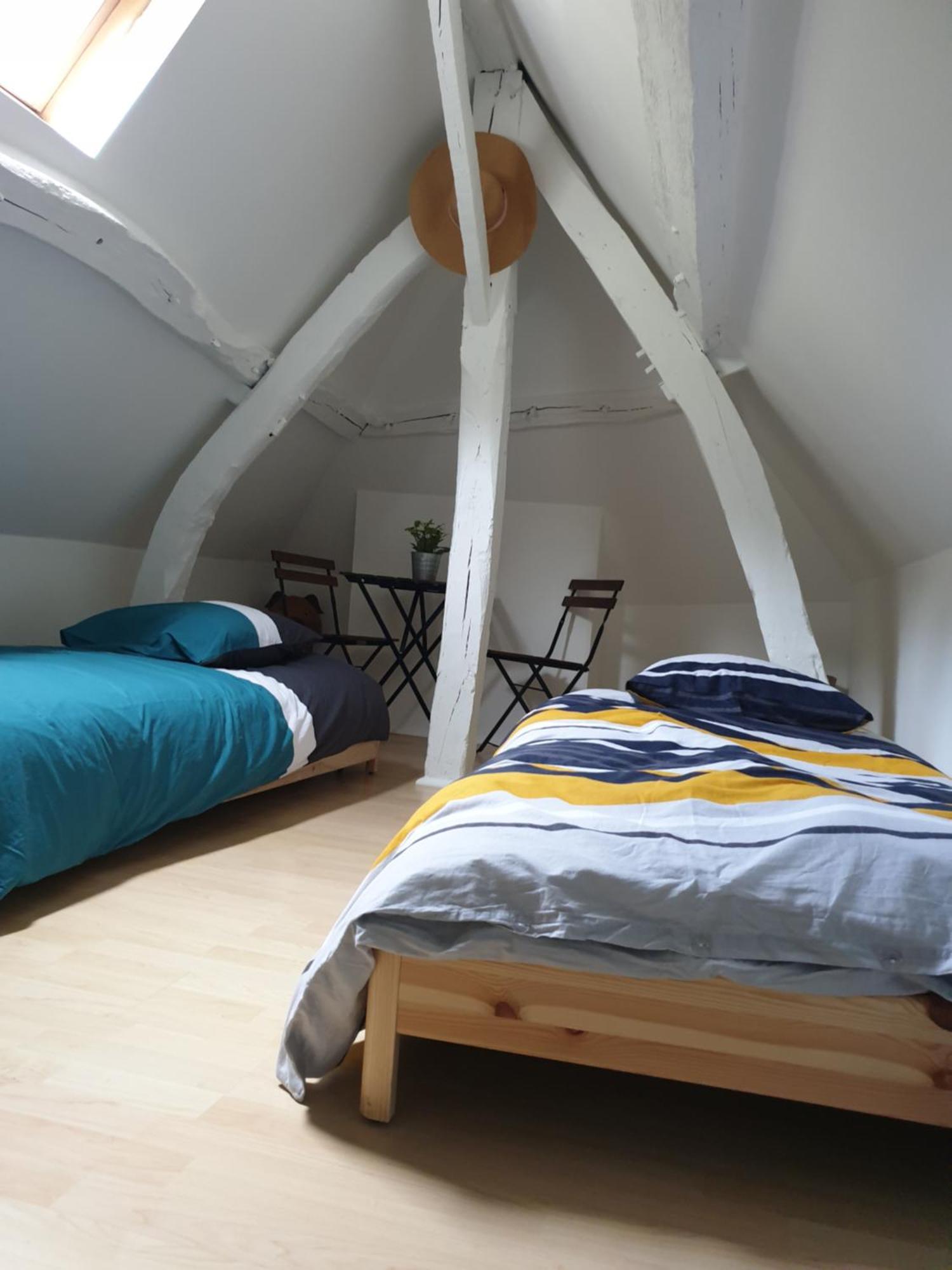Chambre Privee Dans Petite Maison Typique Montivilliers Luaran gambar