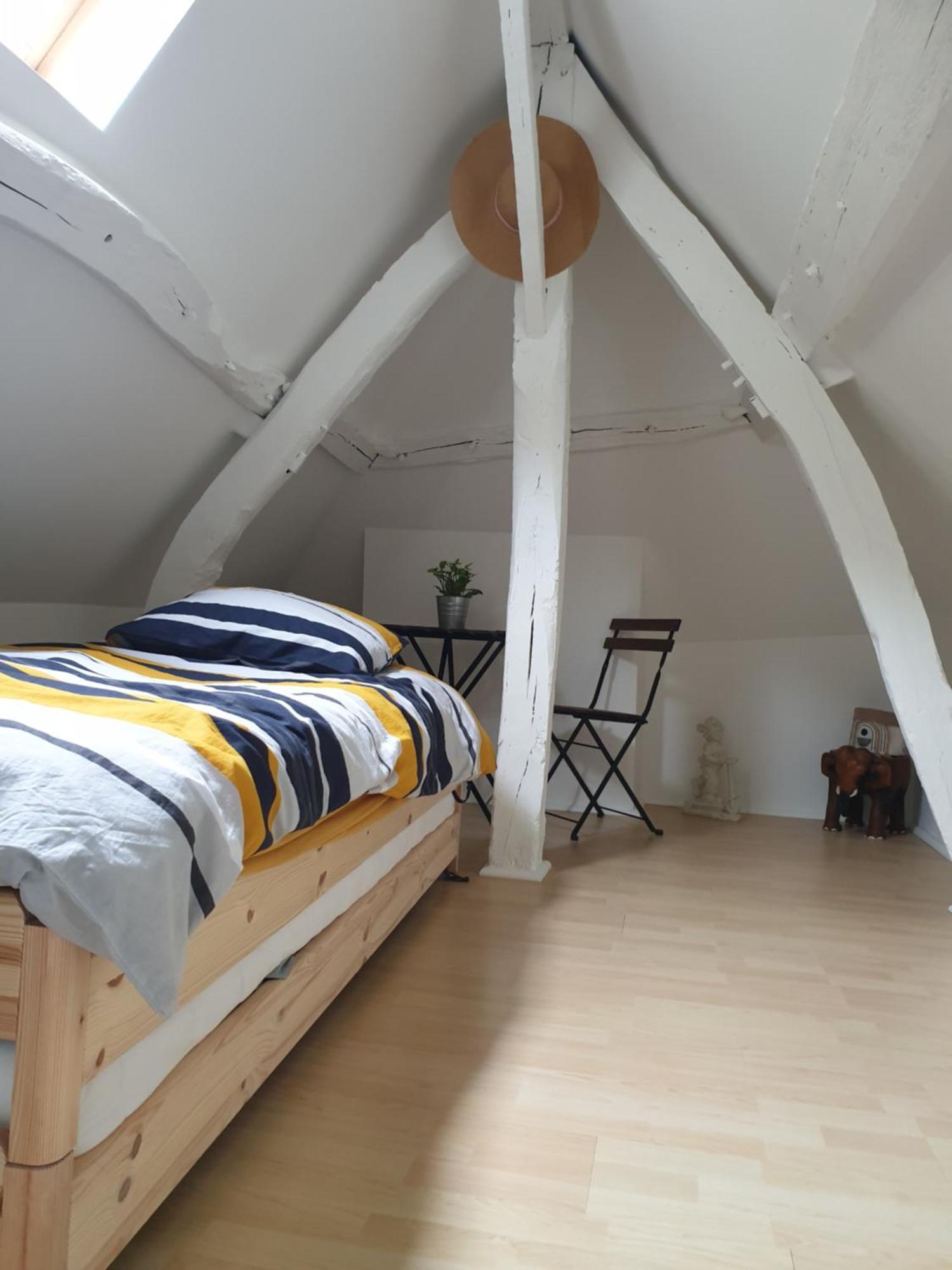 Chambre Privee Dans Petite Maison Typique Montivilliers Luaran gambar